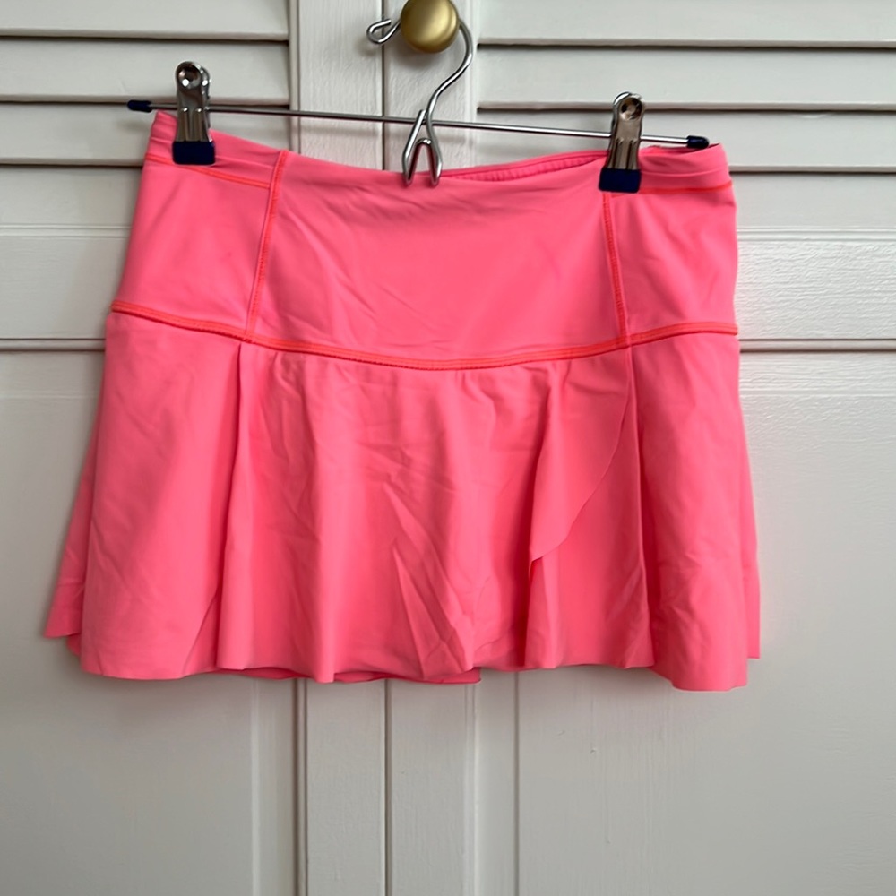 Lululemon skirt, size 4!
